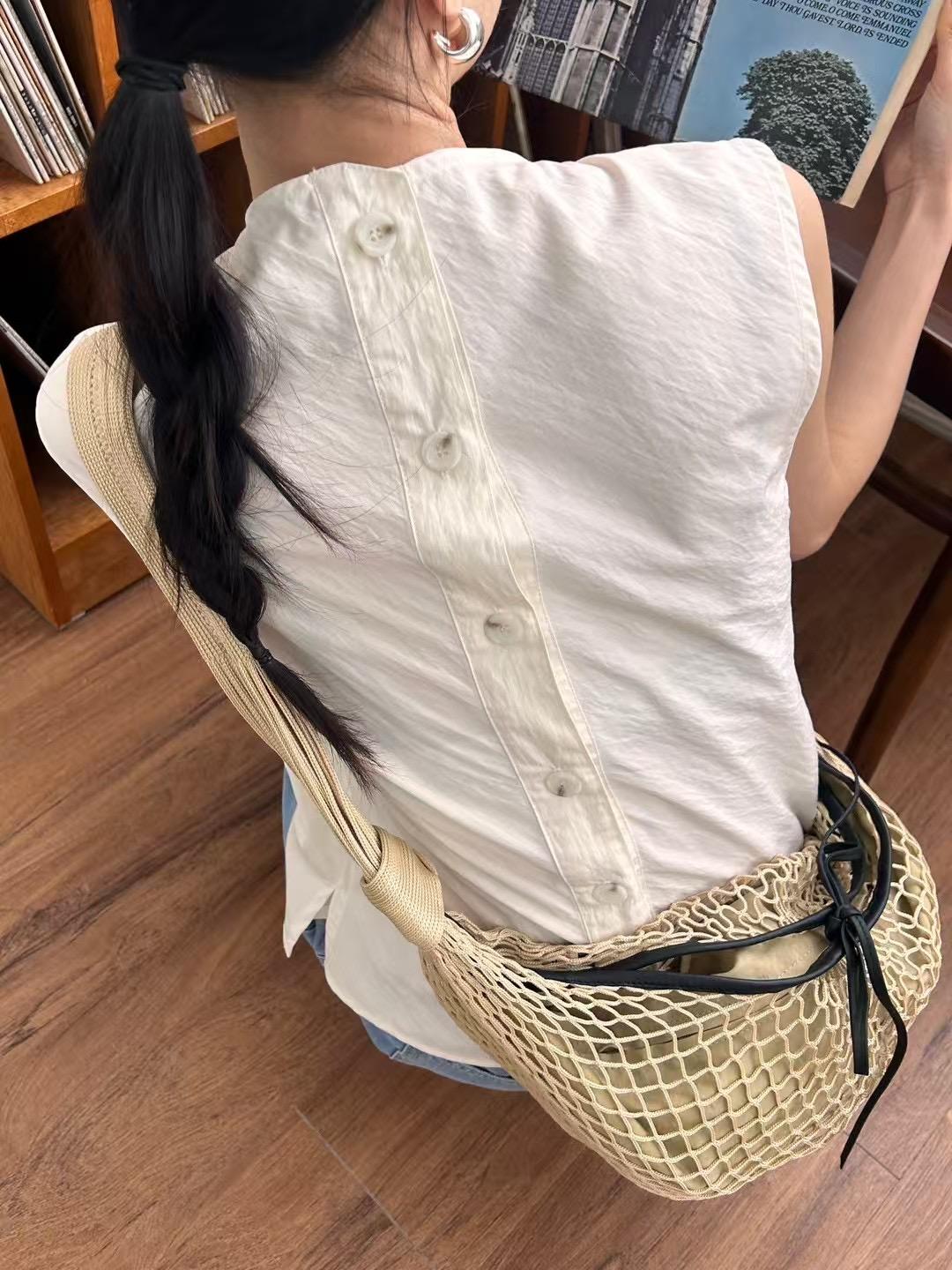 4"13 細紋光澤排釦背心
