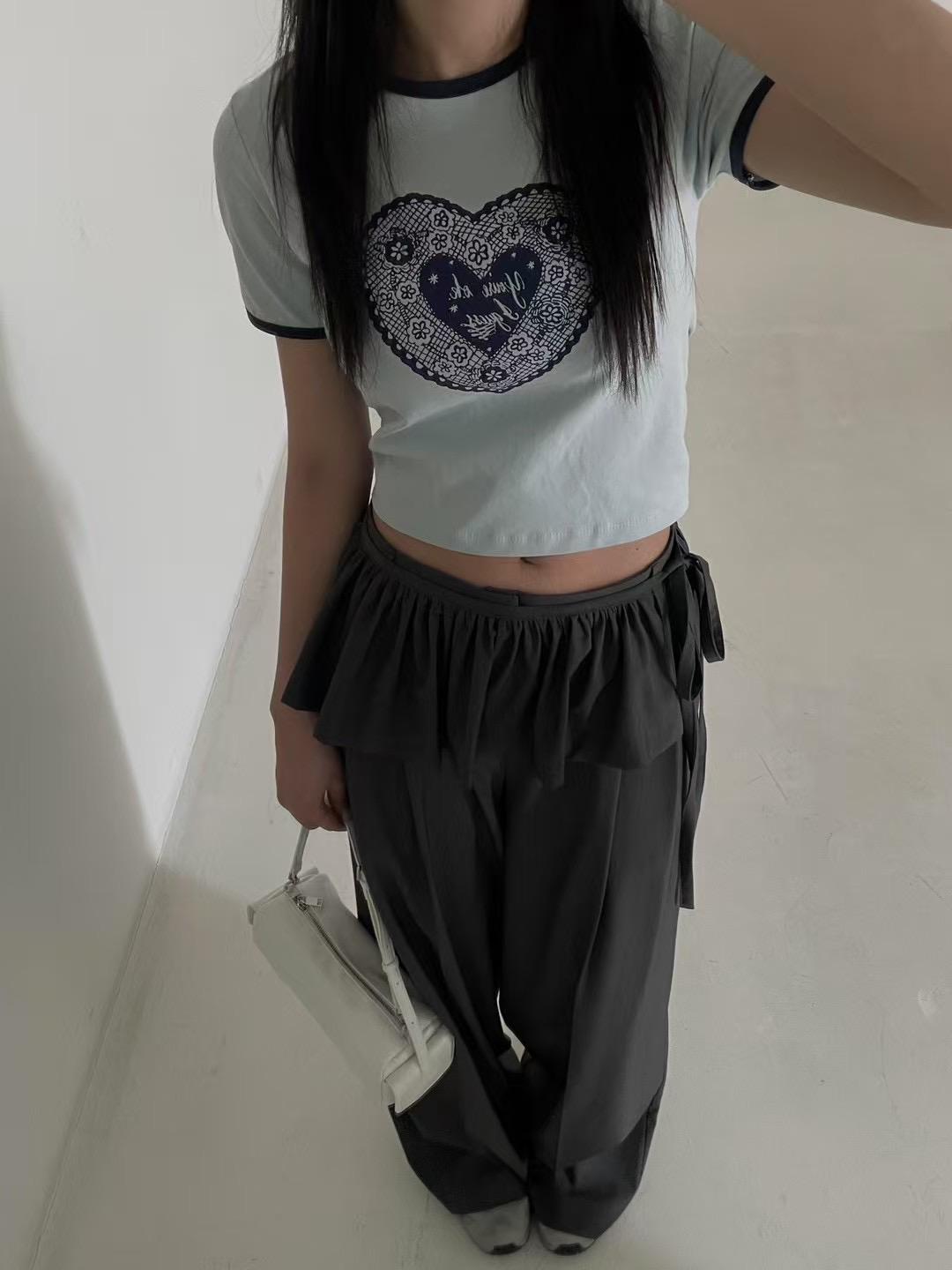 4"13 短版滾邊愛心tee