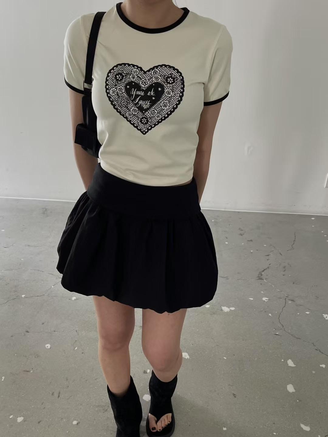 4"13 短版滾邊愛心tee