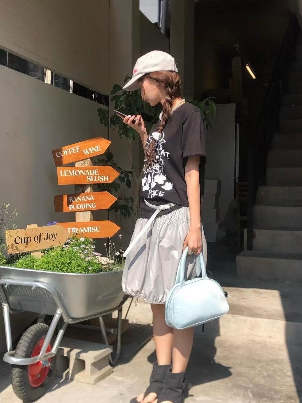 4"13 寬鬆花花短袖tee