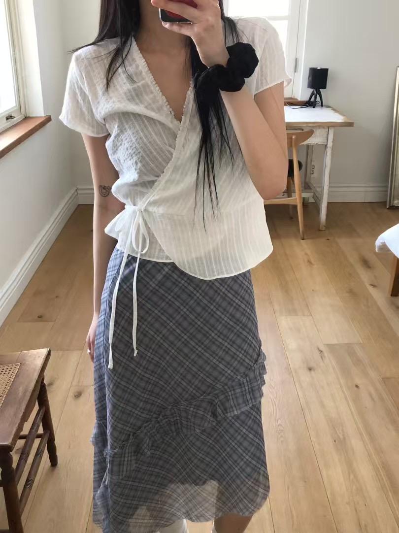 4"13 蕾絲滾邊綁帶微透上衣