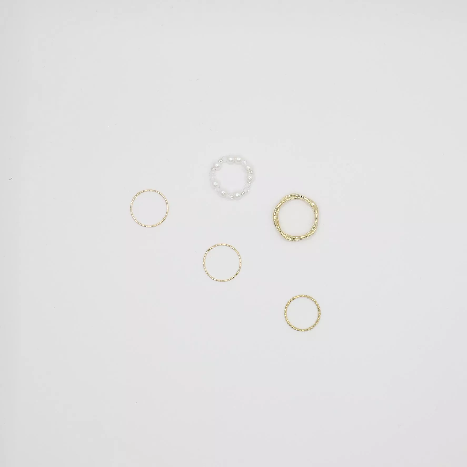 珍珠與纏繞戒指組合