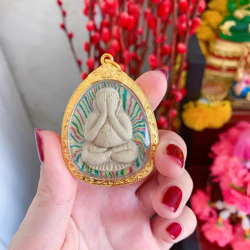 龍婆培 掩面必打佛