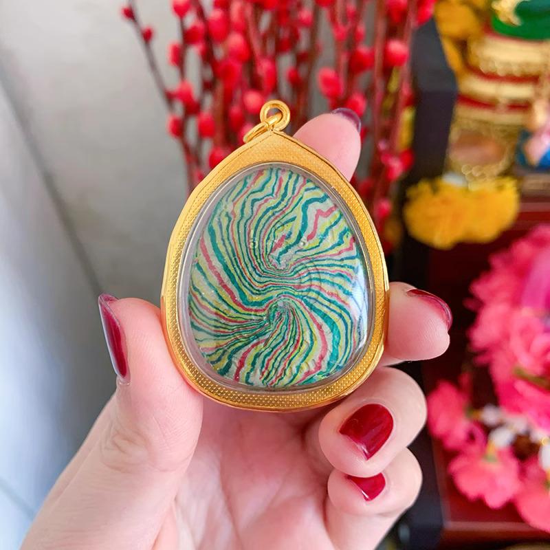 龍婆培 掩面必打佛