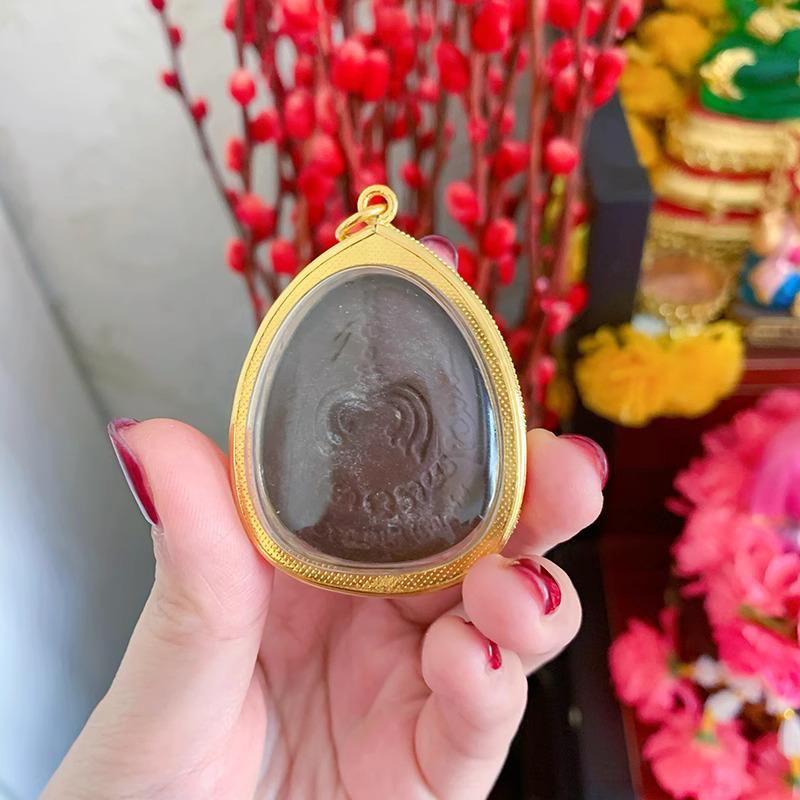 龍婆培 掩面必打佛
