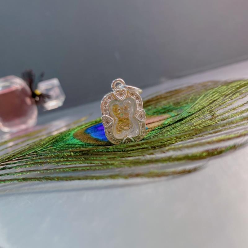 龍婆頌迫 金銀燕通