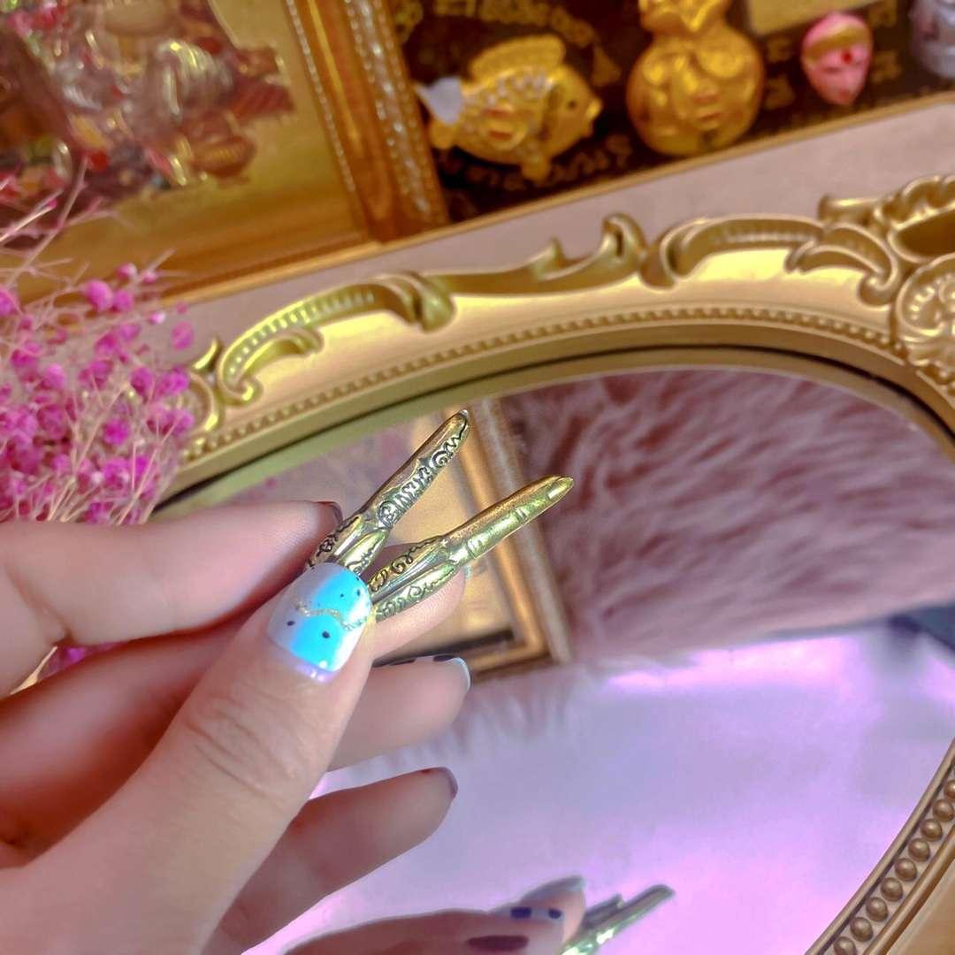 阿贊奧 金手指