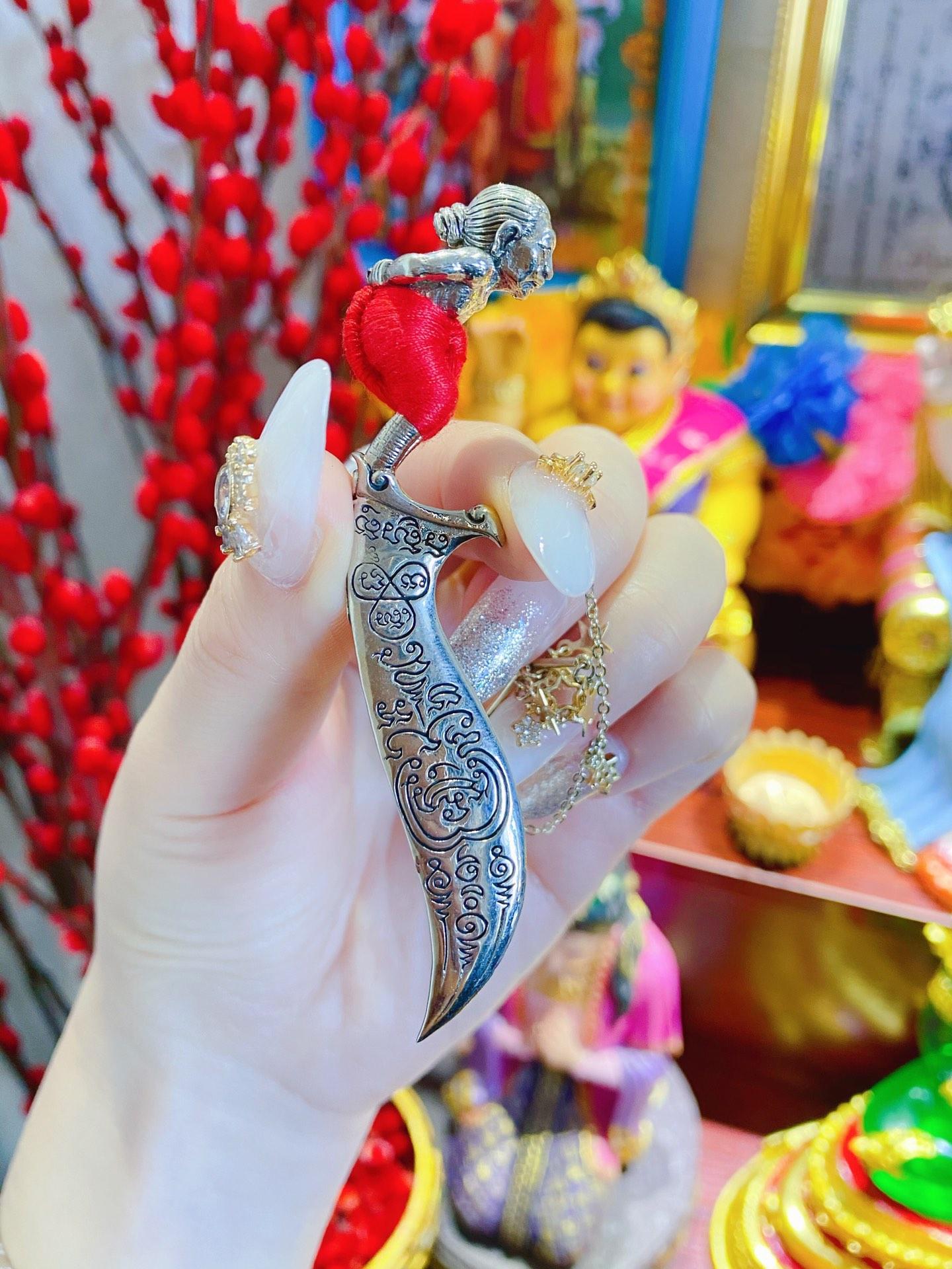 龍婆蓋 魂魄勇滅魔刀