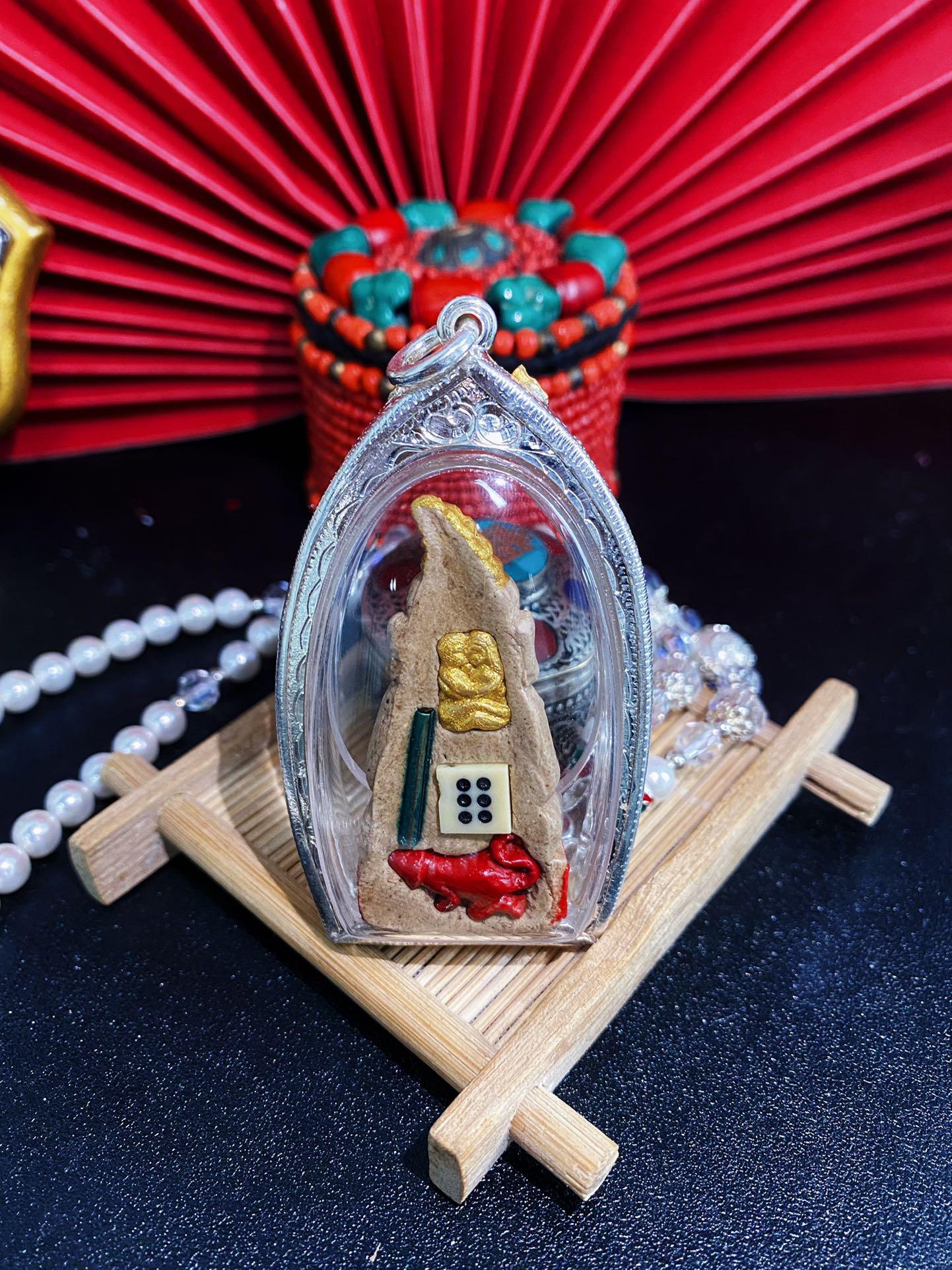 阿贊威帝 紅眼拍嬰