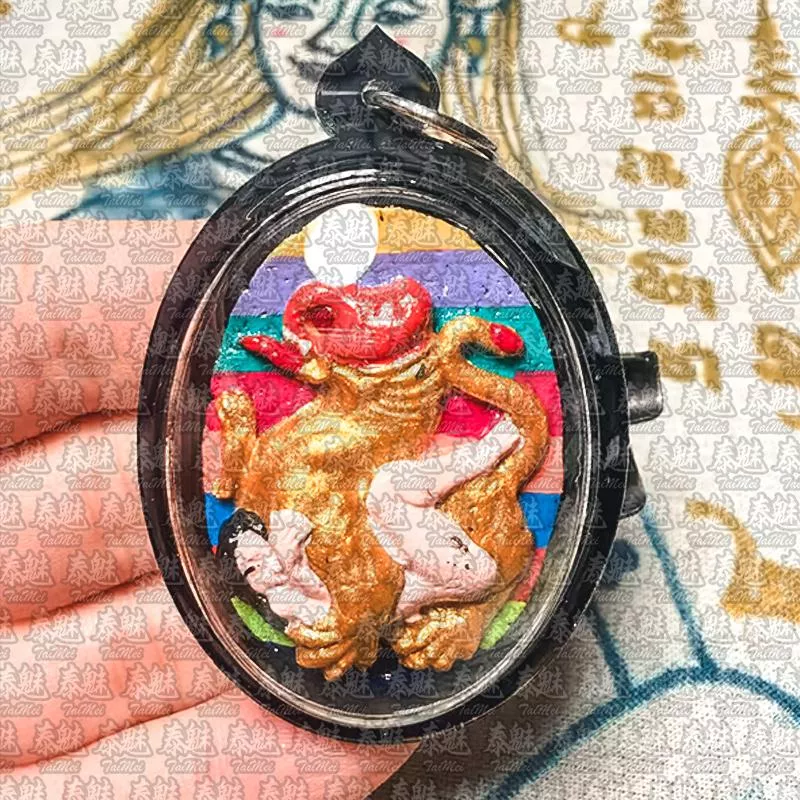 阿贊Big 女抱巴拉吉