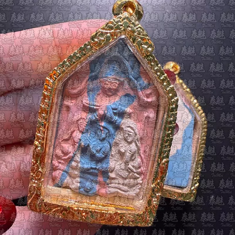 阿贊摩納 2545 坤平抱女