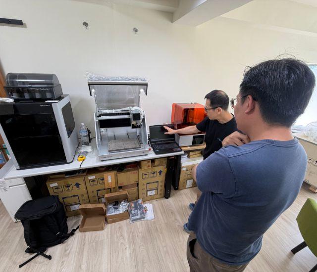 【CNC新手必看】MAKERA 桌上型 CNC 常見問題全攻略：軟體、刀具與保固一網打盡