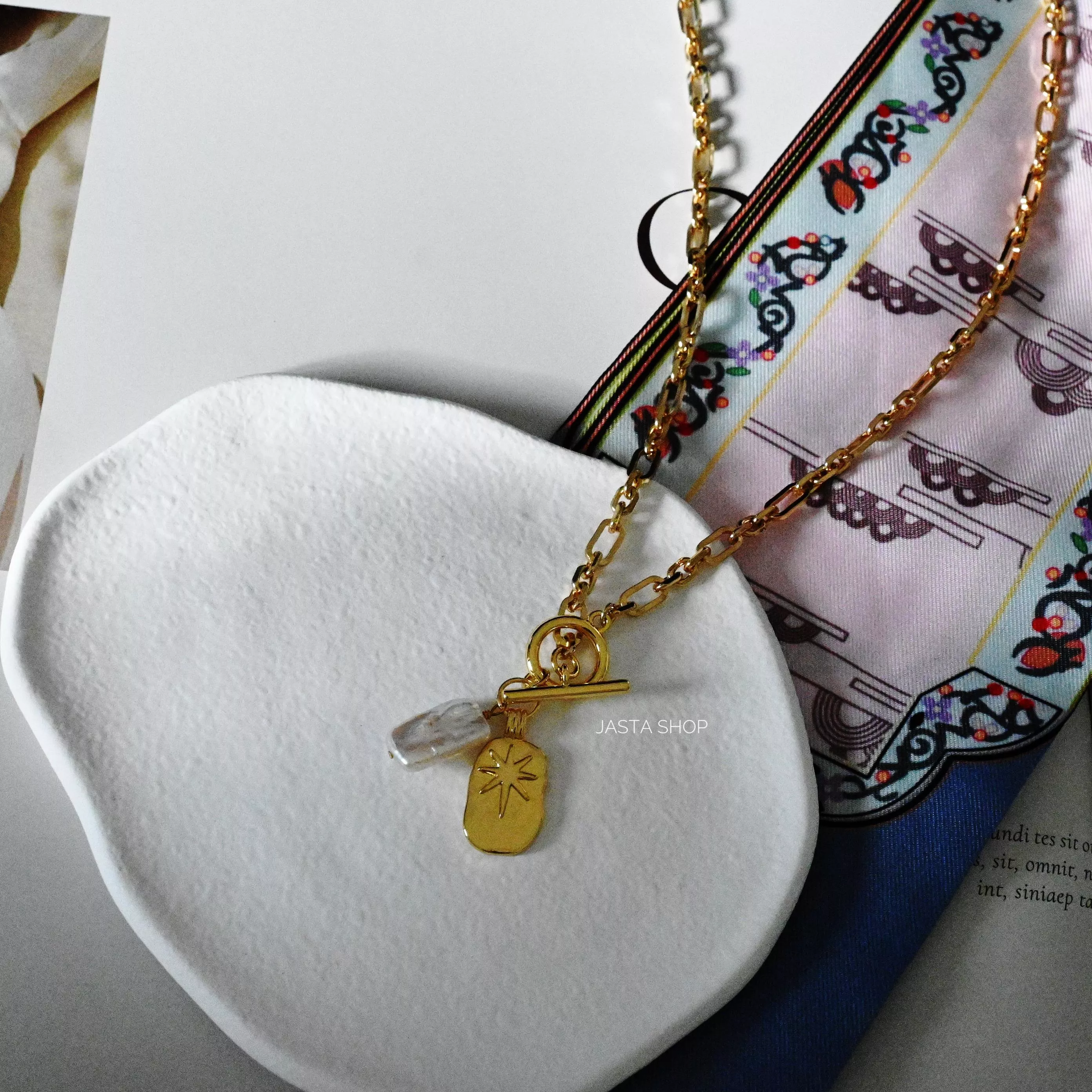 Celestial Glow 星芒光韻鎖骨鍊