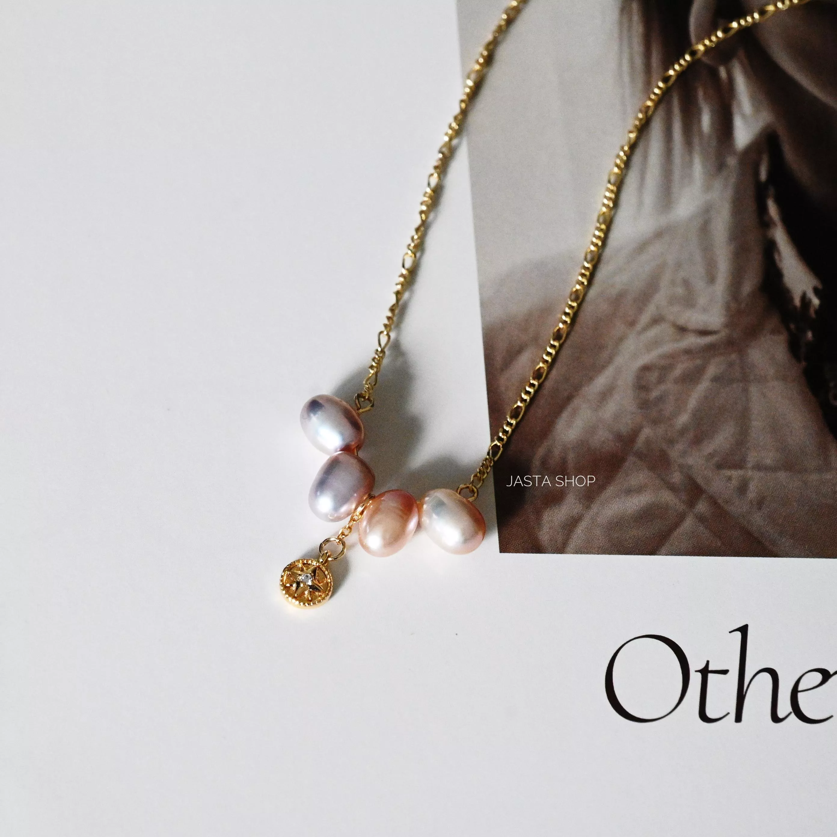 Aurora Pearl 極光淡彩珍珠鎖骨鍊