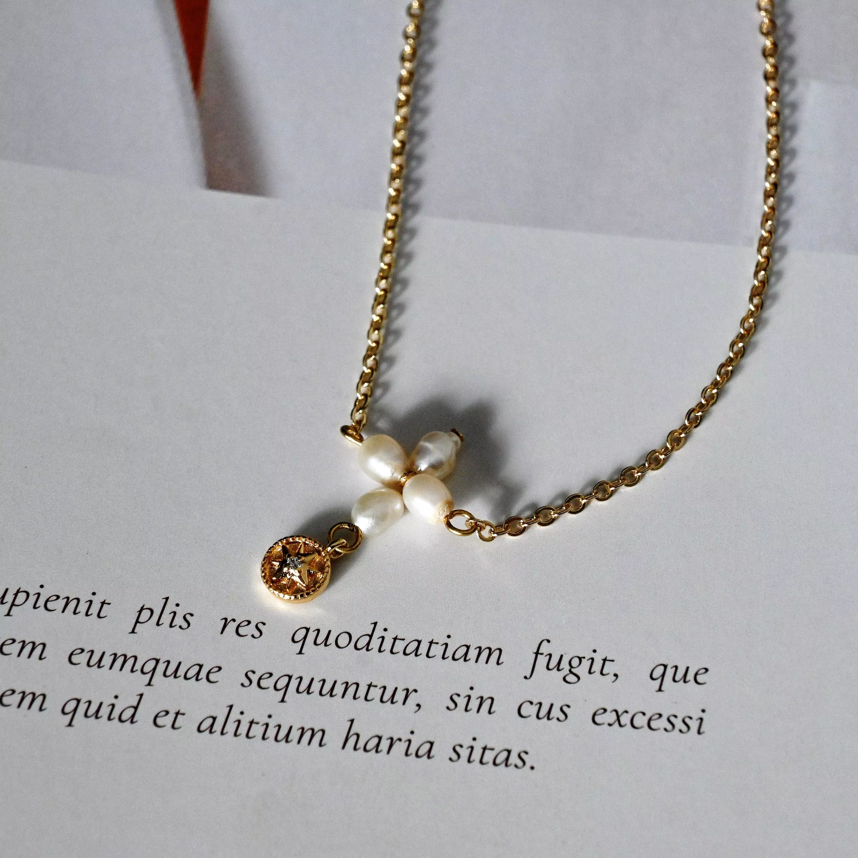 Divine Grace 晶鑽珍珠項鍊