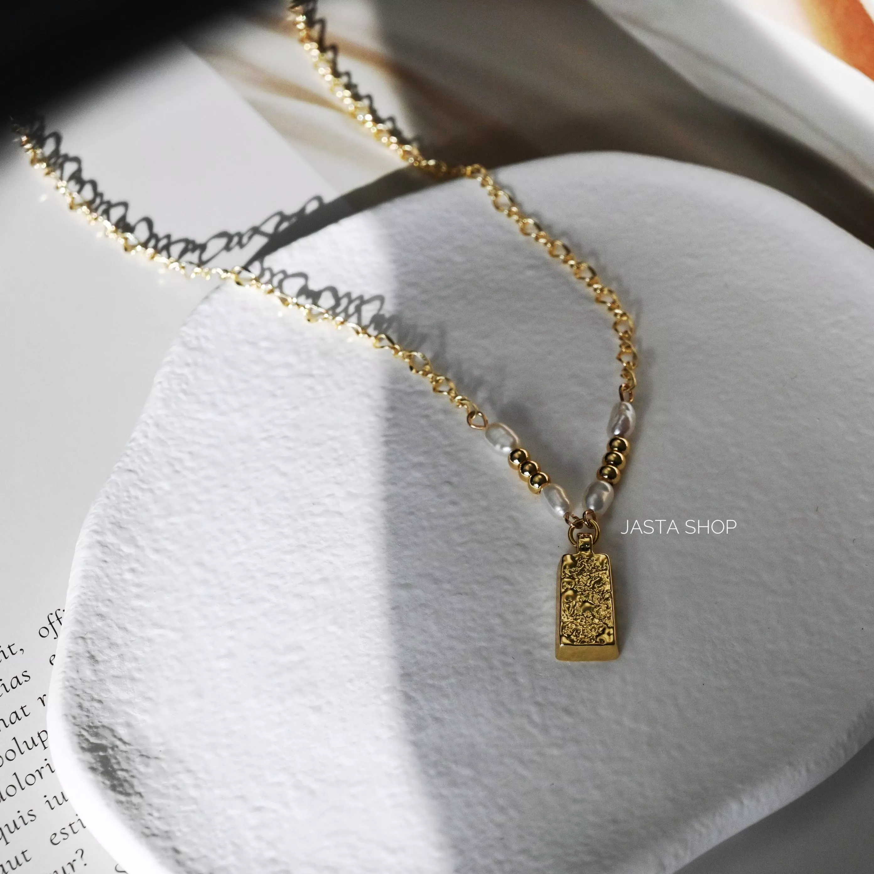 Celestial Gold 星曜流光珍珠項鍊