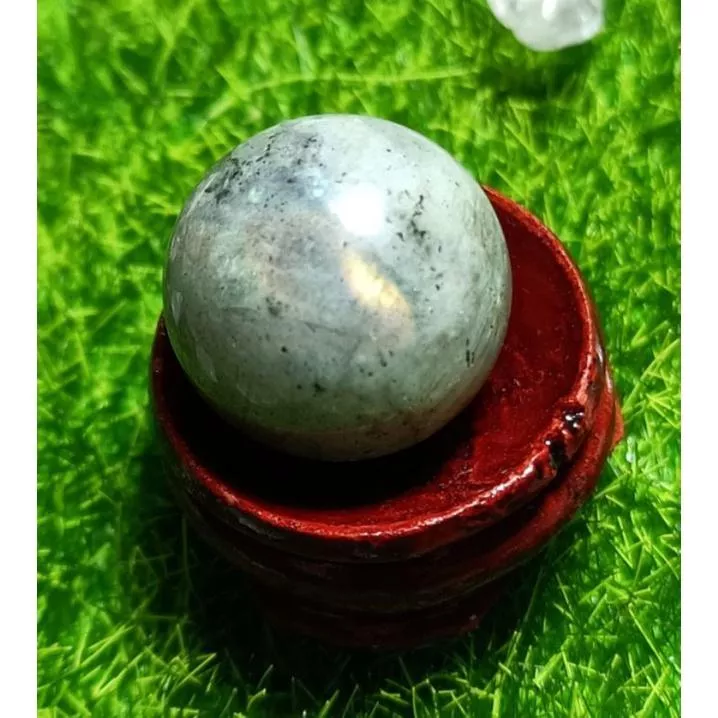 灰月光石水晶球