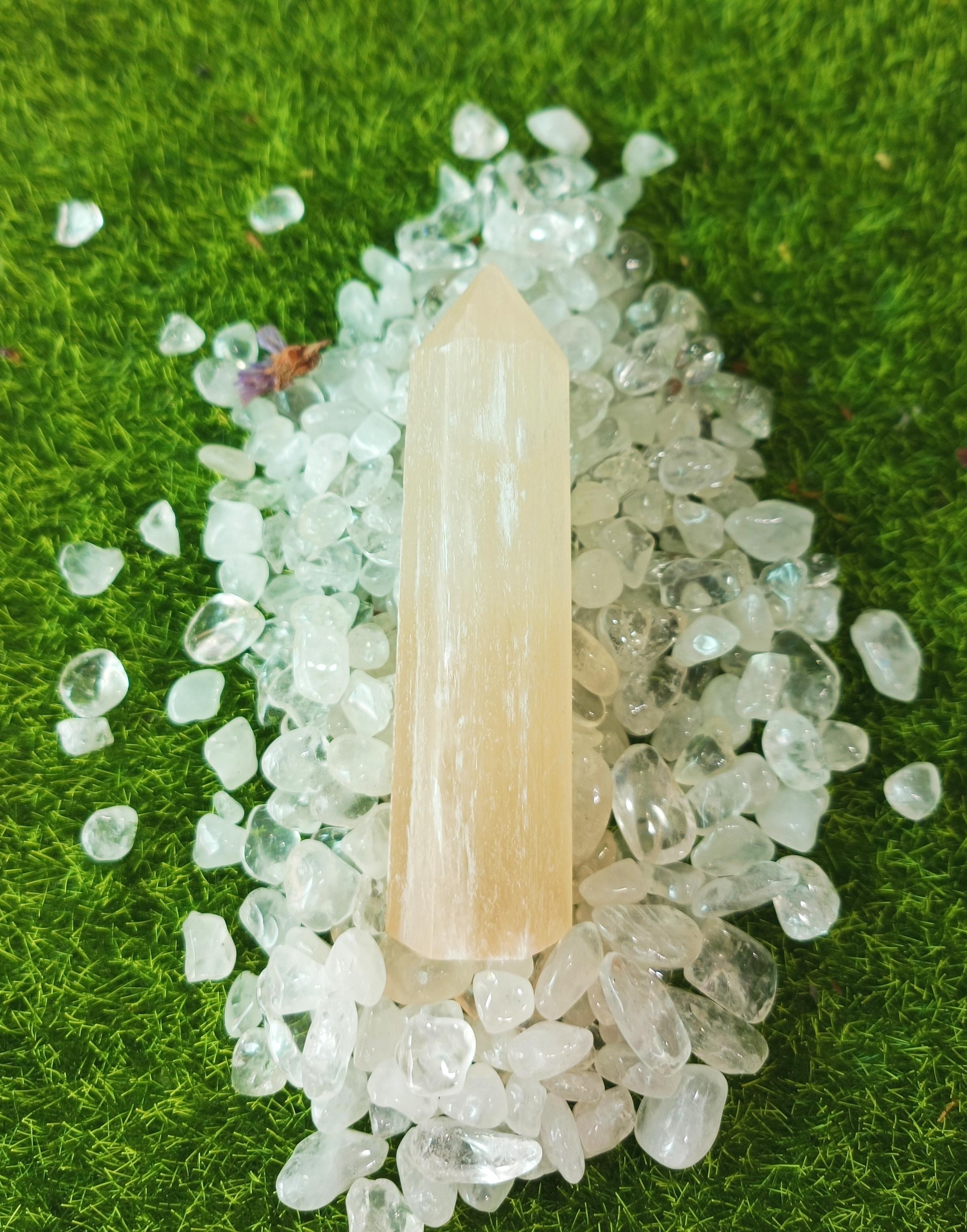 橙石膏晶柱