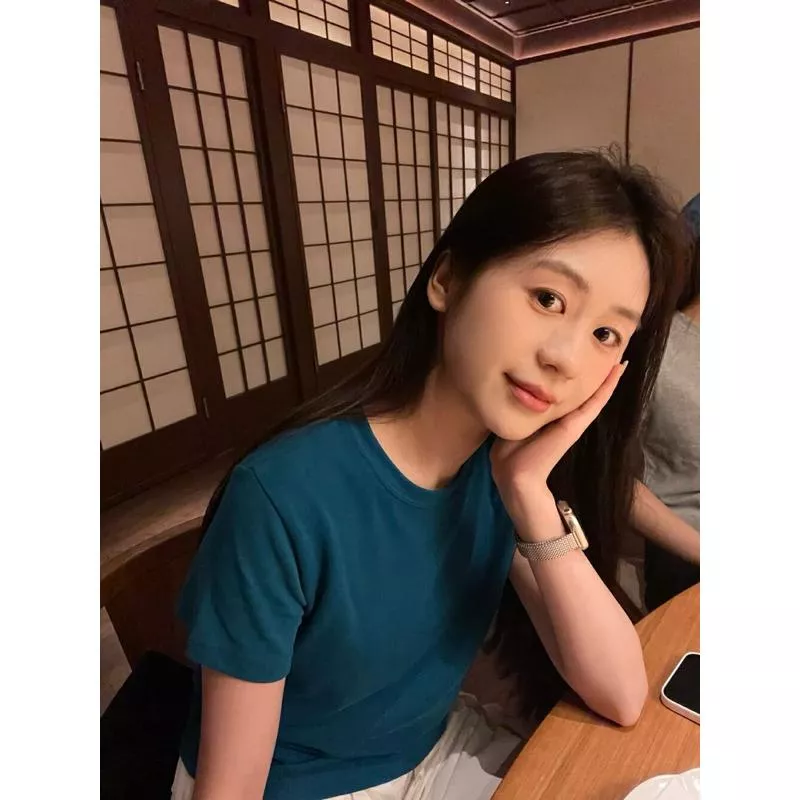 百搭圓領霧面絨感短袖T恤(預購)