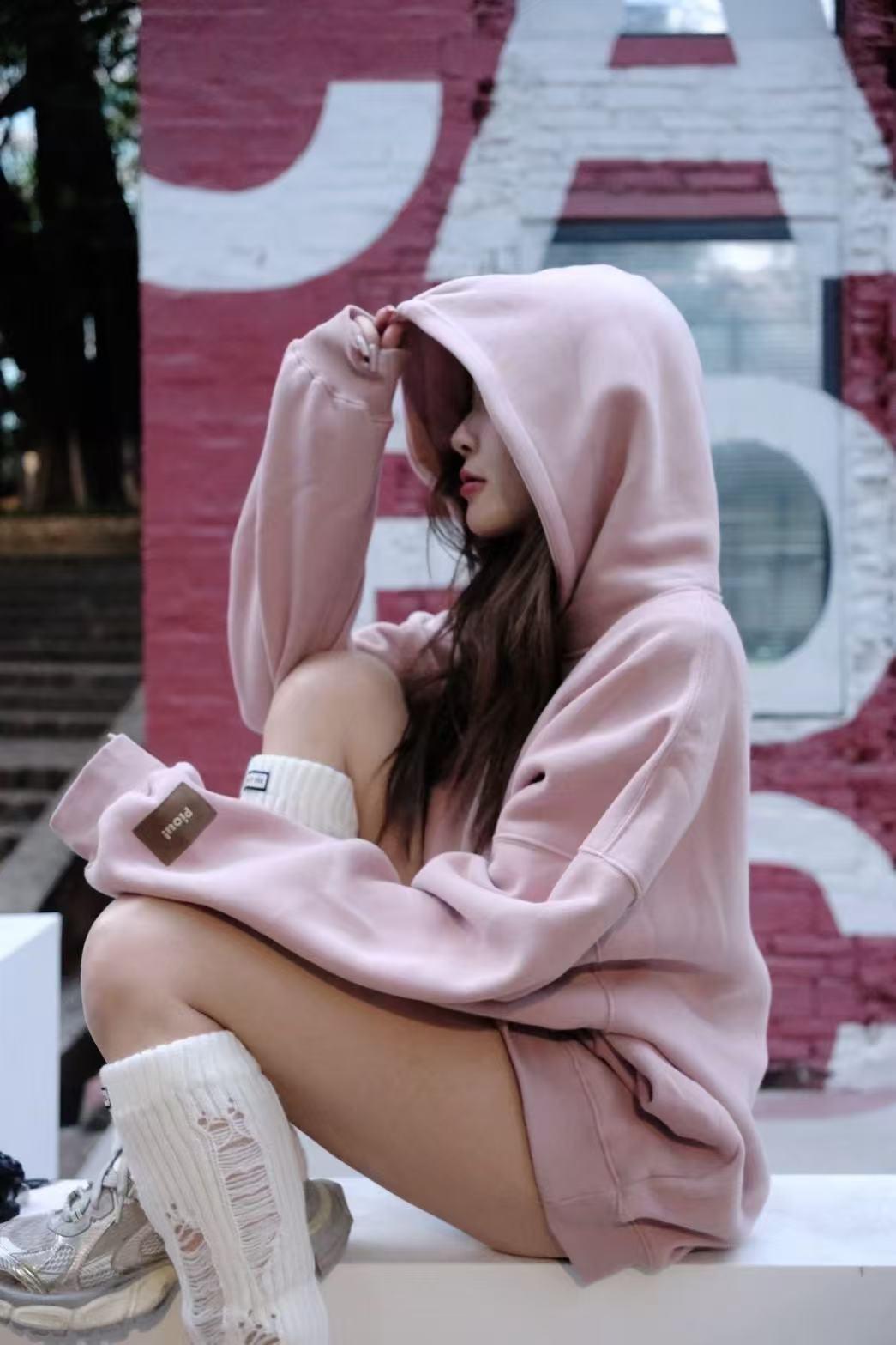 標籤款大學刷毛帽T