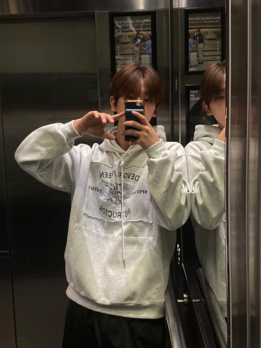 ND15 拼布繡 連帽大學T