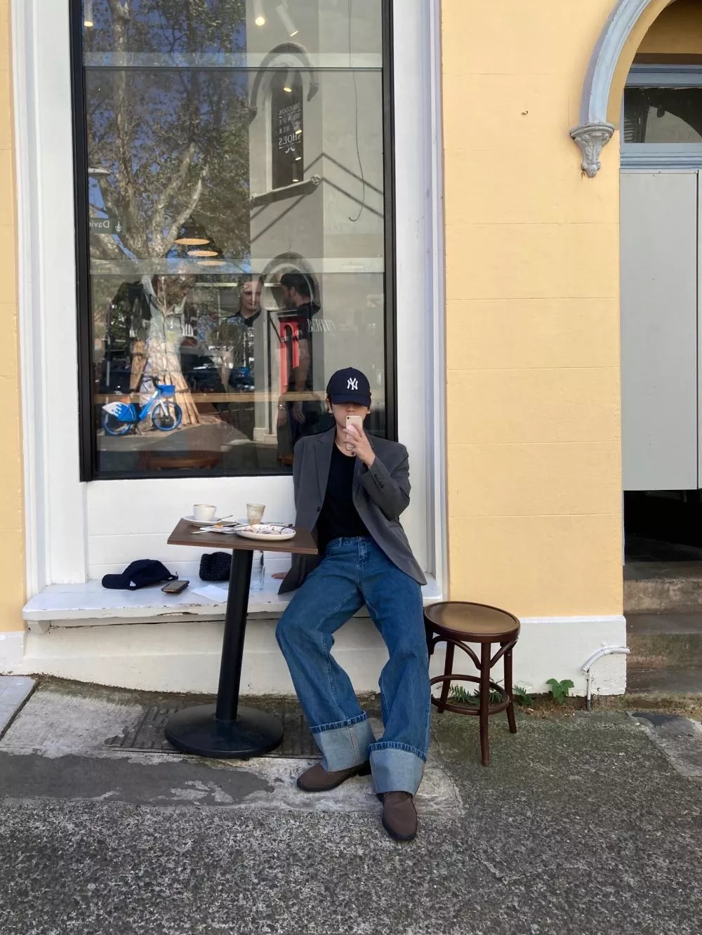 NE02 在threads上爆紅的隱藏版新品 百搭的顯肩寬西裝外套