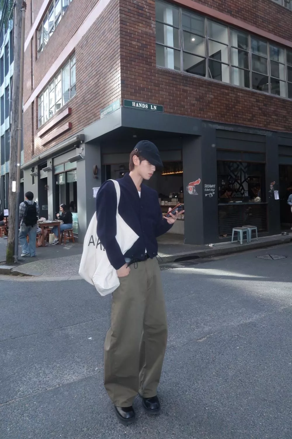 NJ36 版型登頂的 卡其氣球闊腿褲