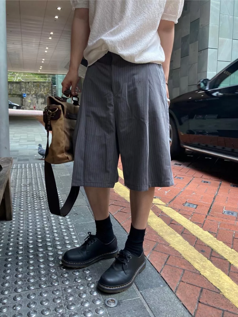 NM33_兼具正式/休閒兩種氛圍的條紋百慕達短褲