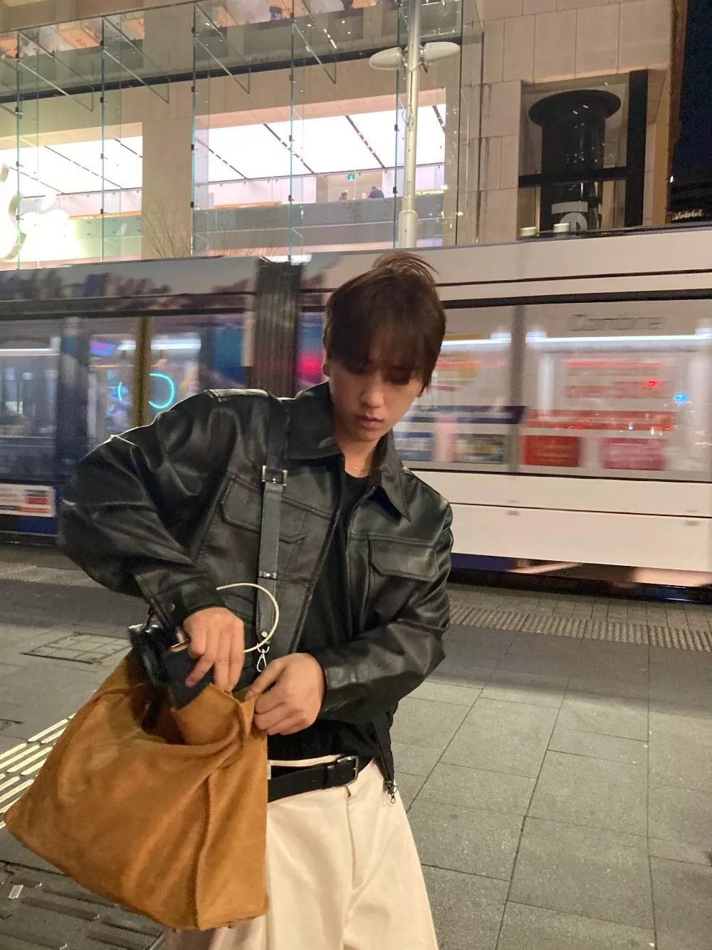 CA18_第一次看到機能感如此強烈的 口袋皮革夾克