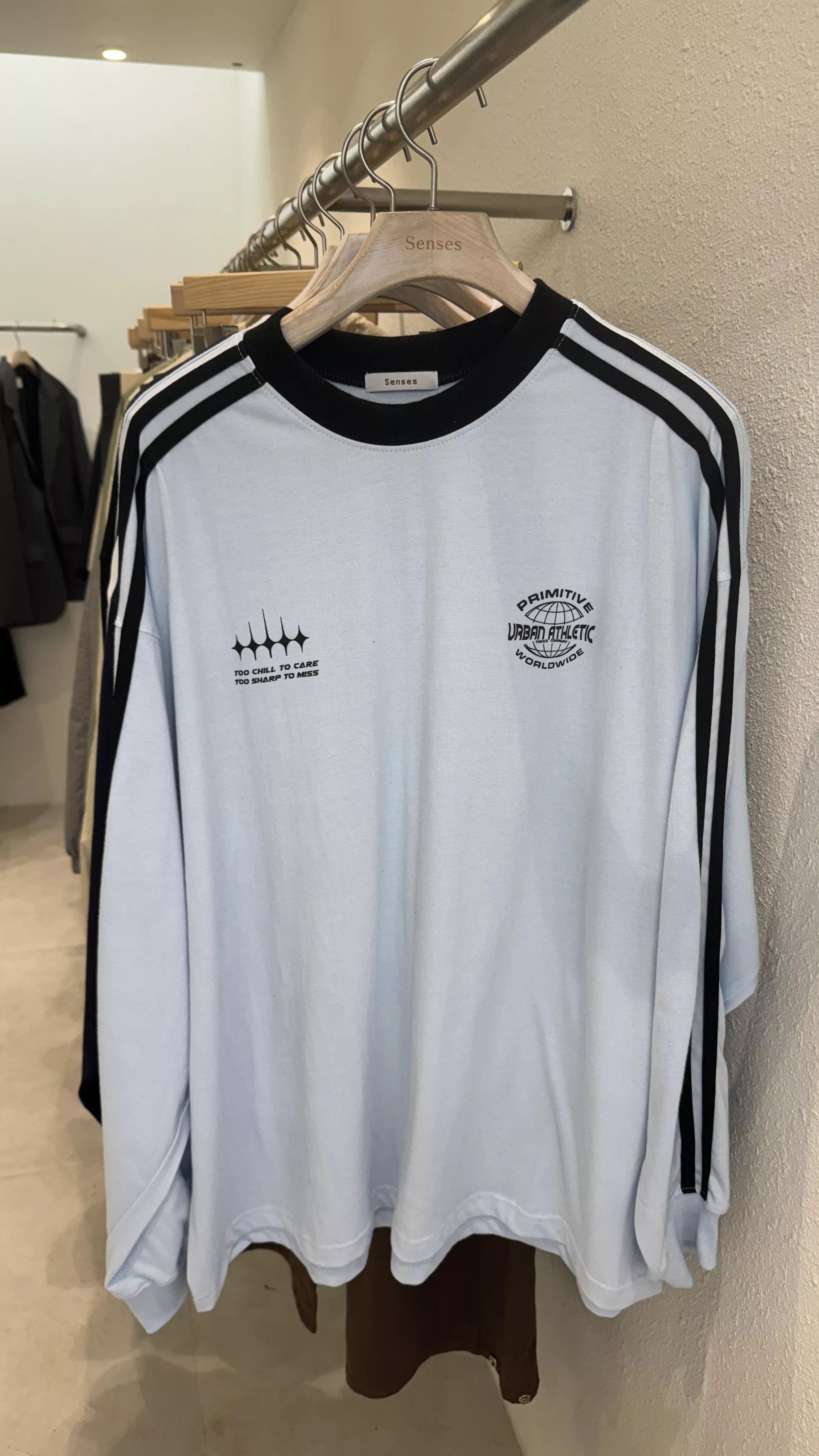 CA24_首推水藍色 少有的韓國三葉草風 薄長袖上衣