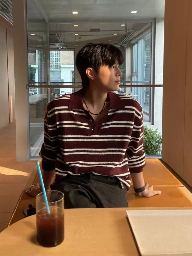 CH16_東京日常 泡泡紗翻領條紋針織上衣