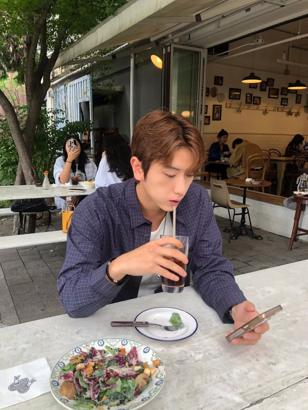 CB04_目前看過最滿意的 深藍格紋短版襯衫