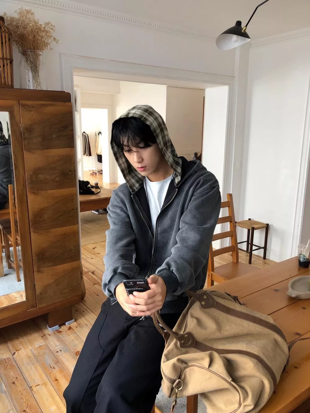 CD14_造型感爆棚的雙層連帽特殊刷色夾克