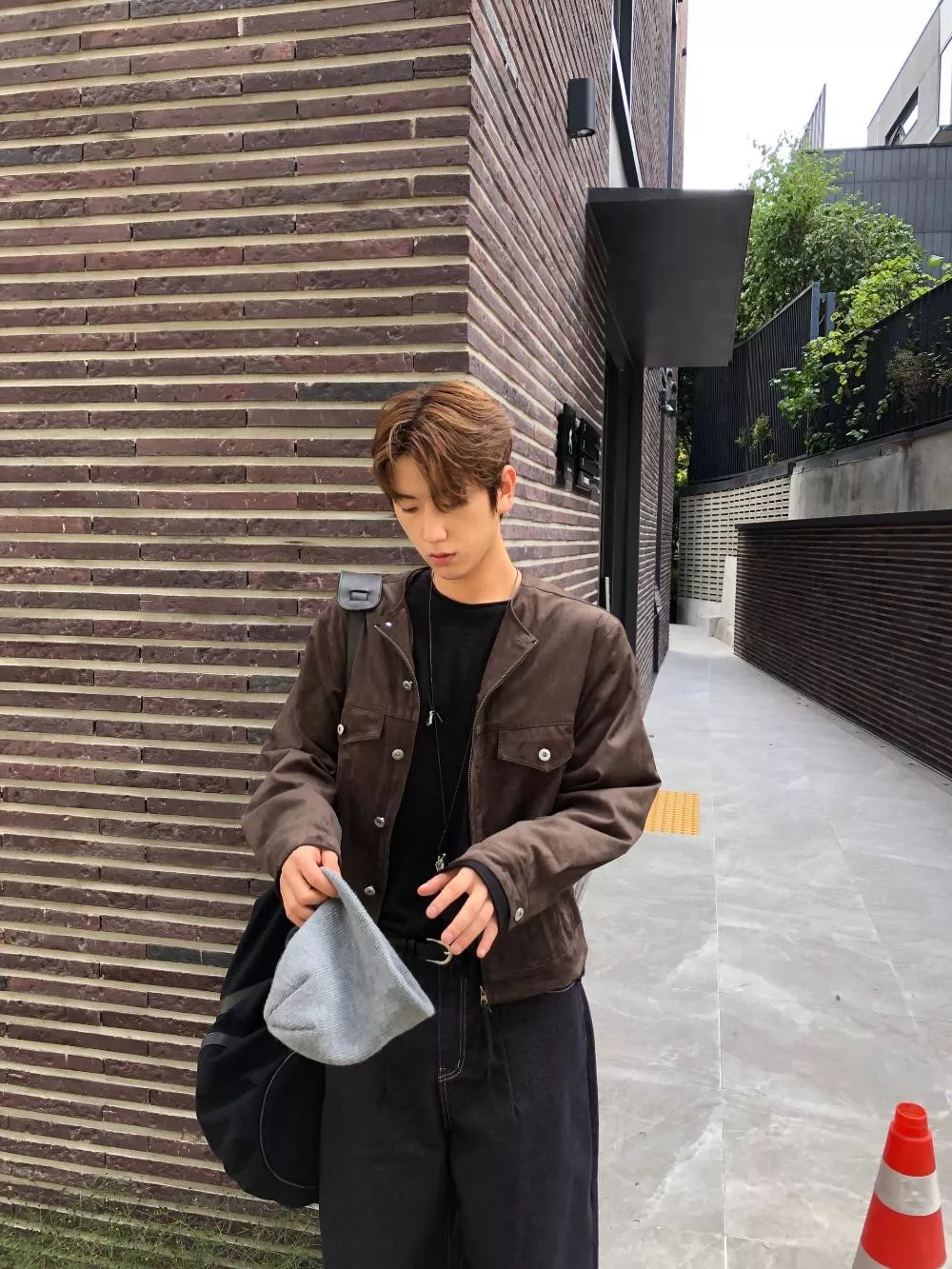 CD16_秋冬氛圍感一秒上升的無領麂皮夾克