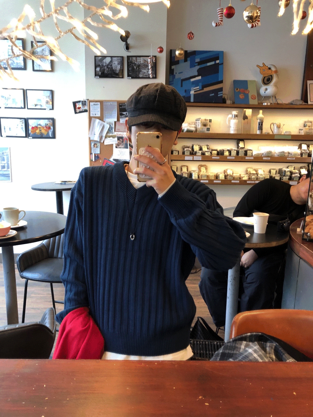 CF08_歐洲V領 短款針織上衣