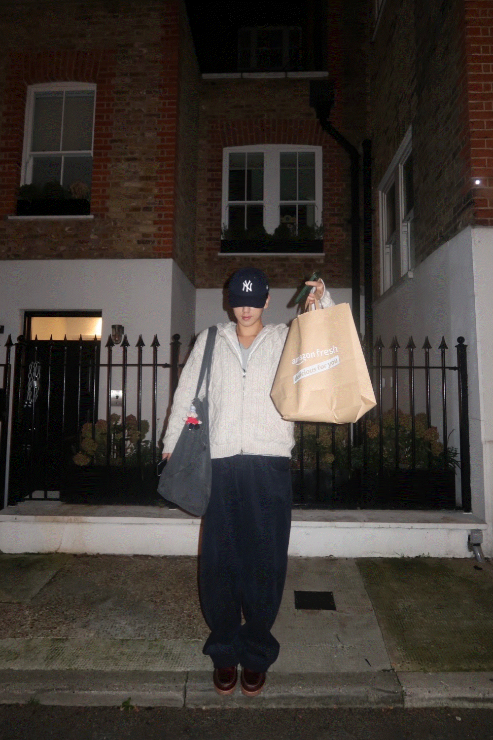 CG24_餅乾燈芯絨 圓領單摺開衩褲