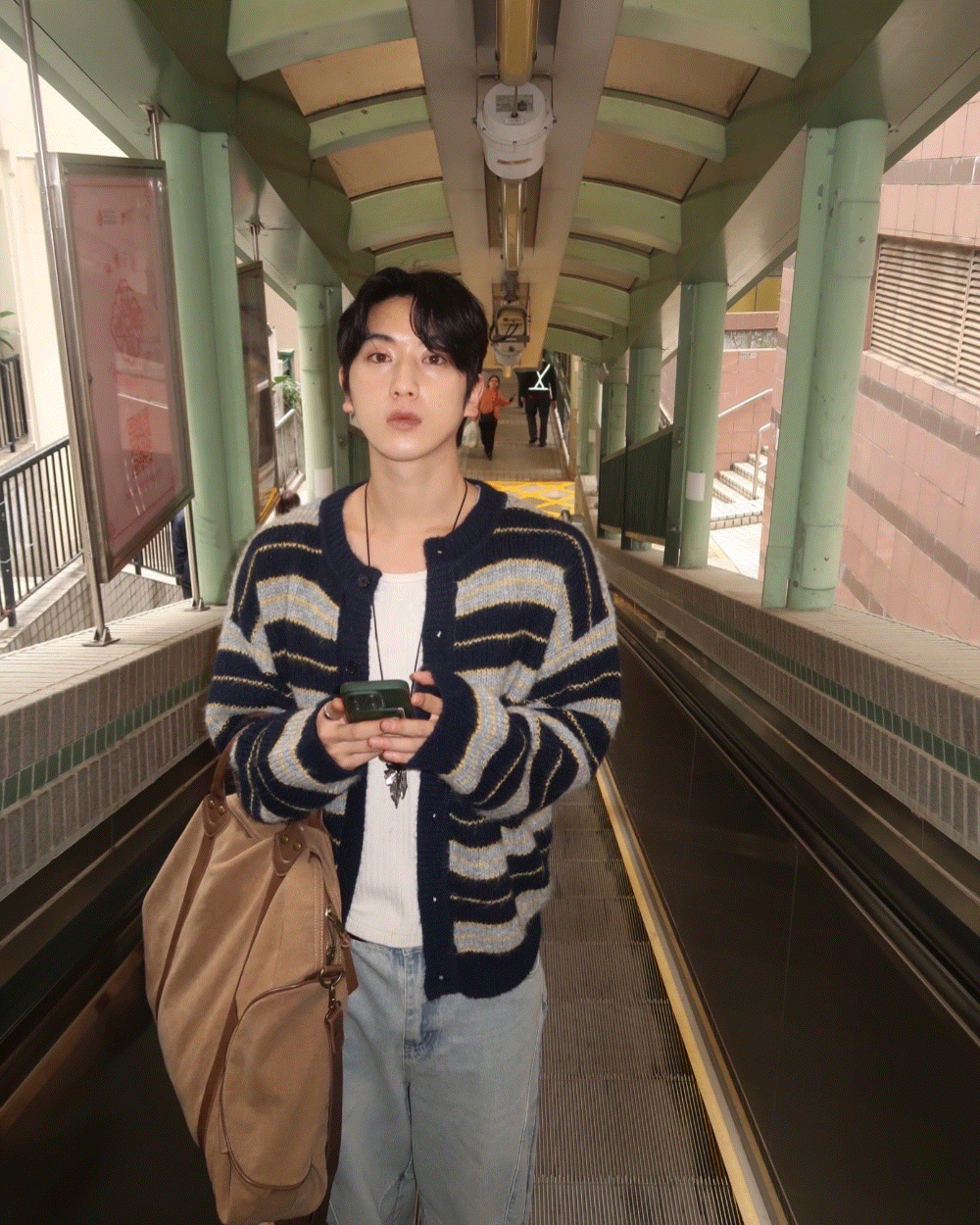 CI13_香港壓紋 條紋針織上衣