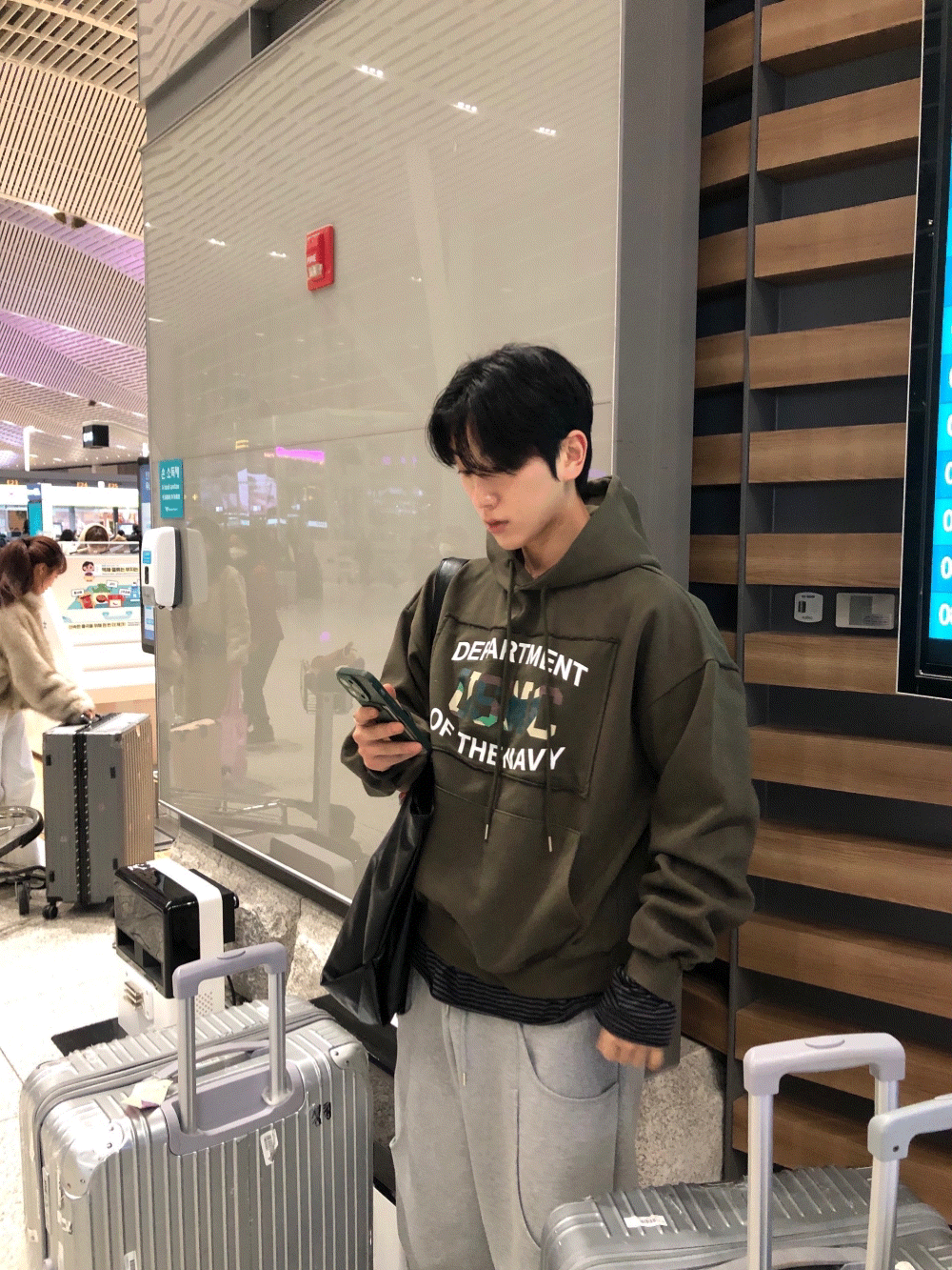 CI18_出發深藍 拼布繡 連帽上衣