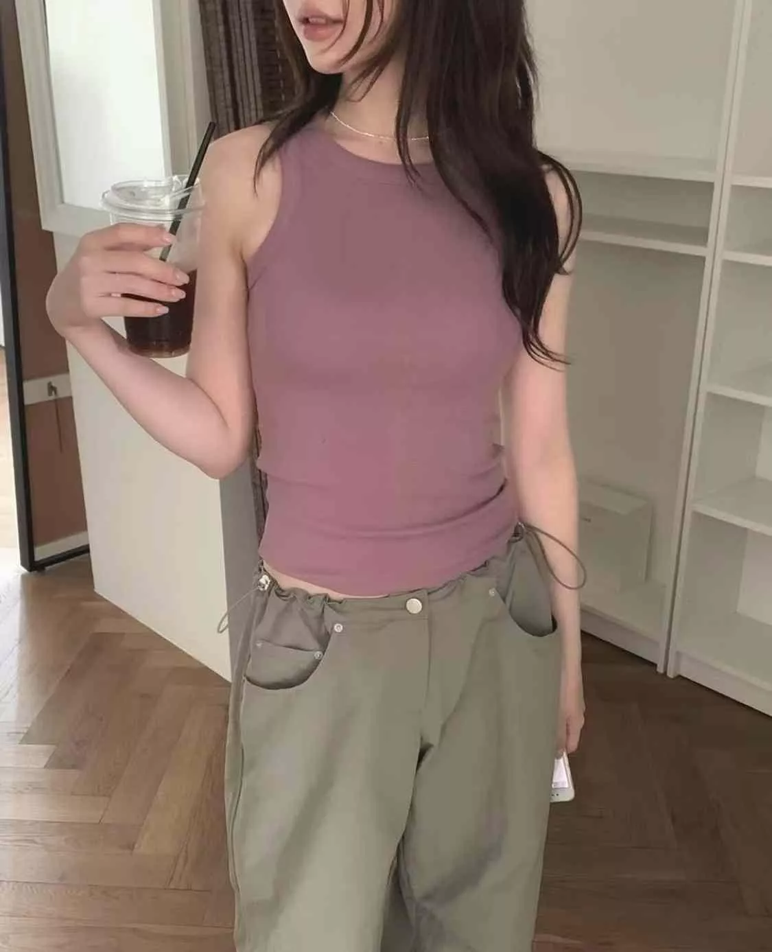 純色無袖背心