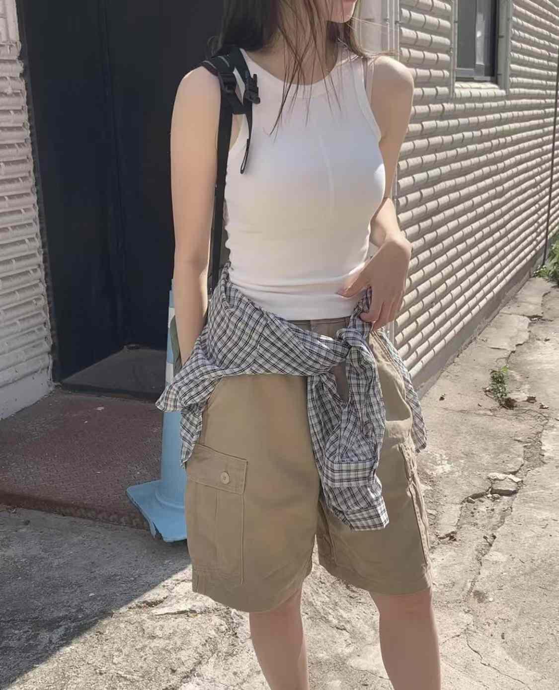 純色無袖背心