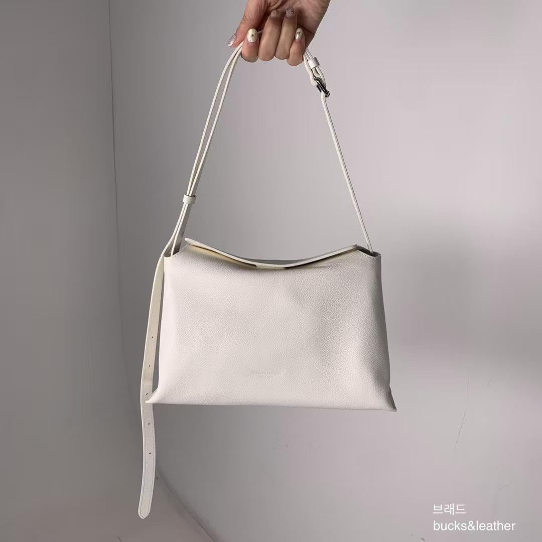 韓國bucks&leather 羊皮磁吸枕頭包