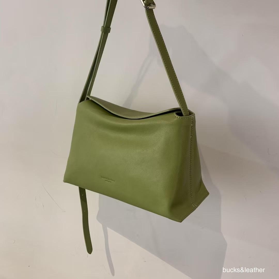 韓國bucks&leather 羊皮磁吸枕頭包