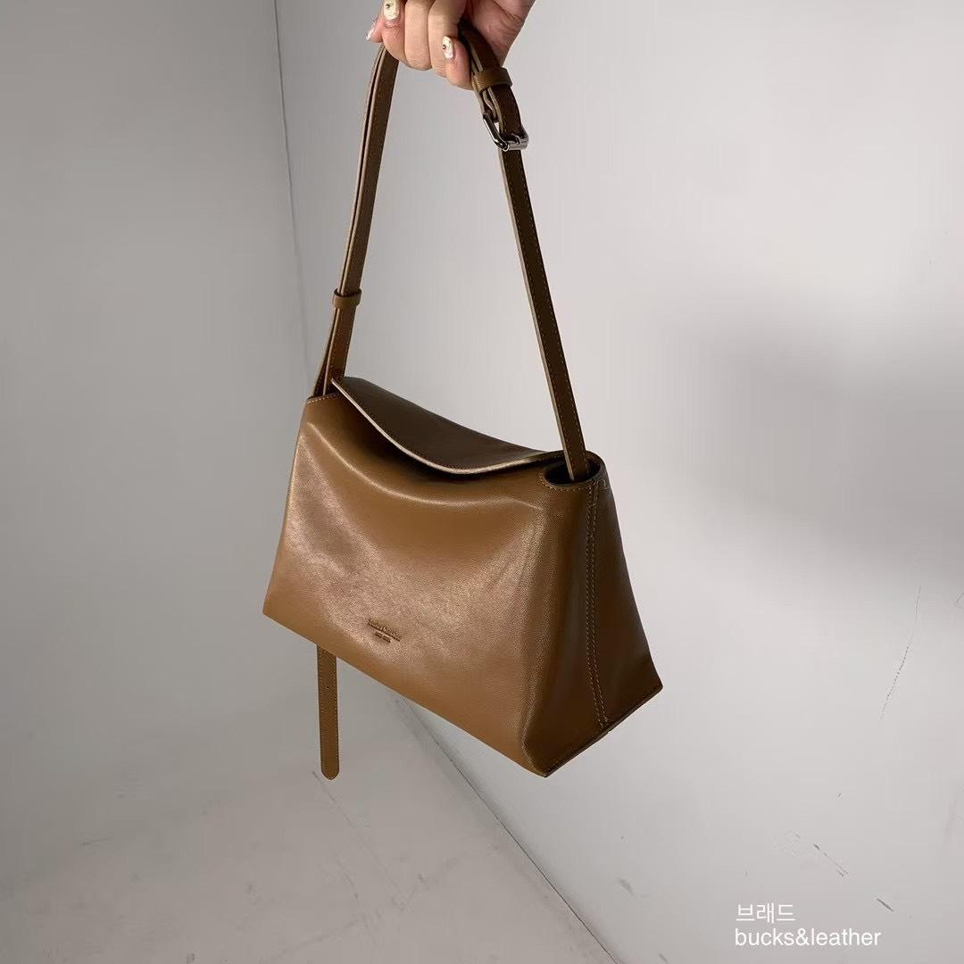 韓國bucks&leather 羊皮磁吸枕頭包