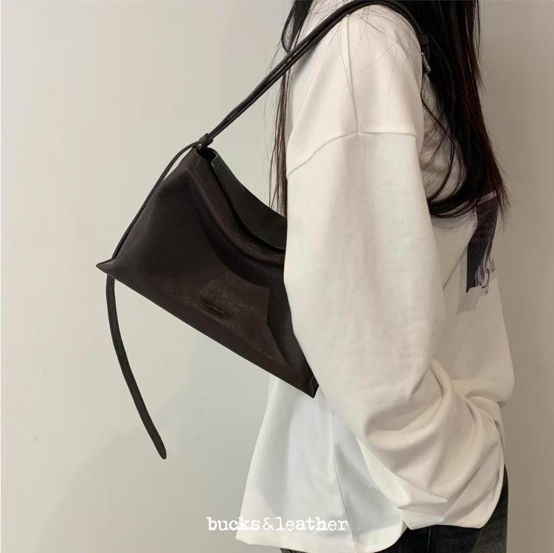 韓國bucks&leather 羊皮磁吸枕頭包
