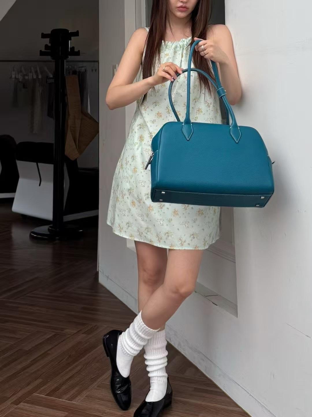 碎花細肩帶洋裝