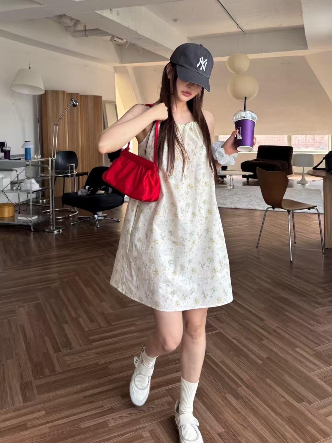 碎花細肩帶洋裝
