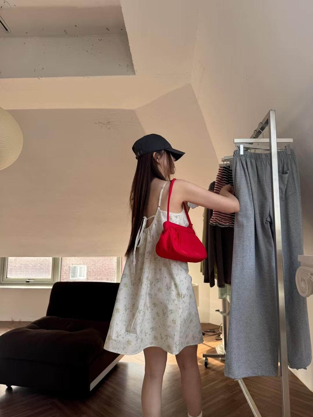 碎花細肩帶洋裝