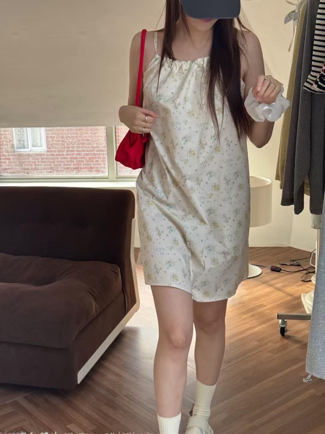 碎花細肩帶洋裝