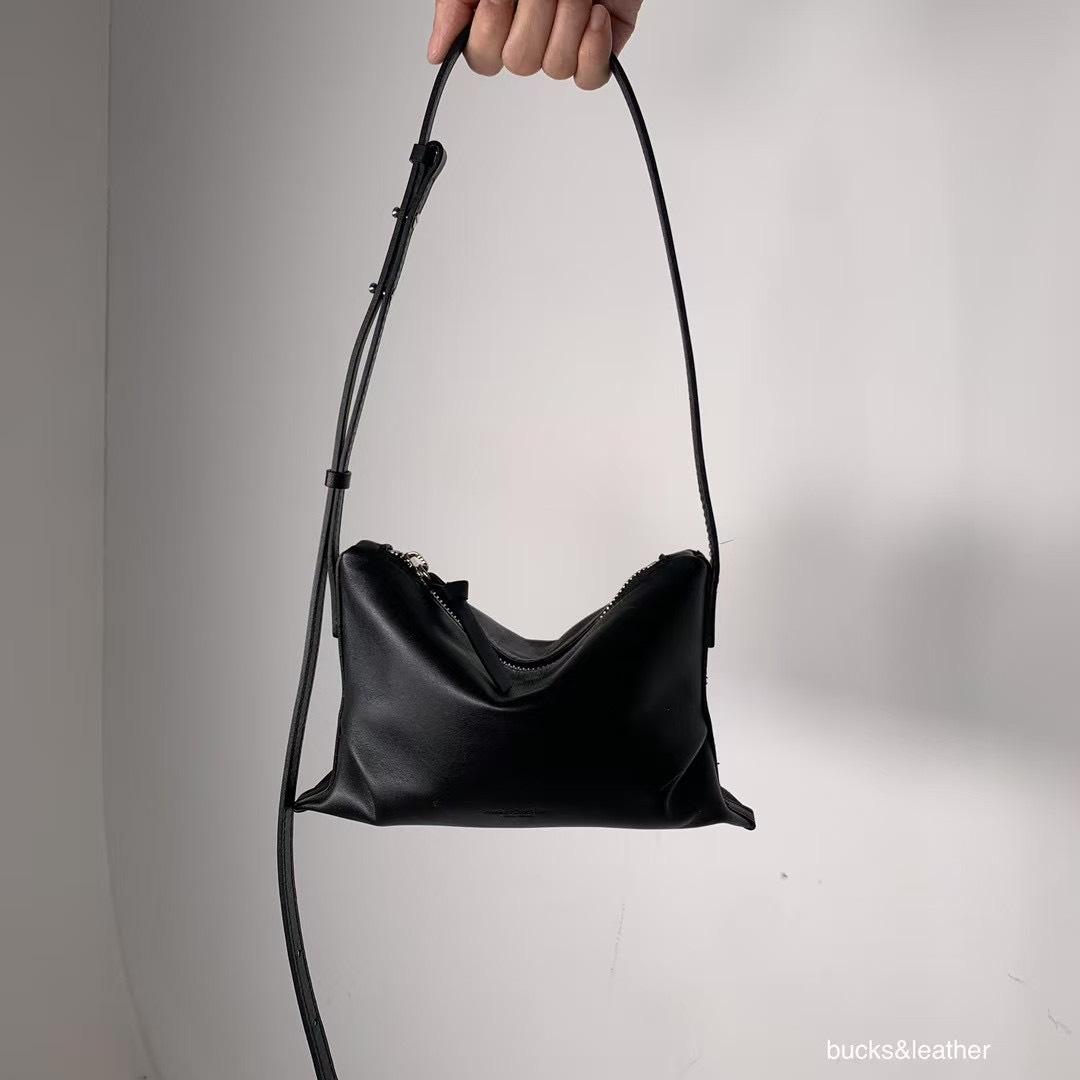 韓國bucks&leather 牛皮單間斜垮包mini