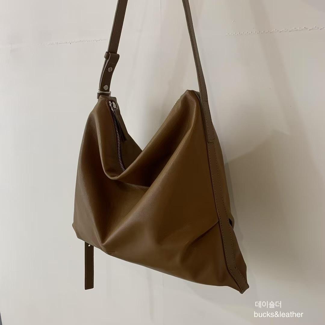 韓國bucks&leather 慵懶單肩斜垮包